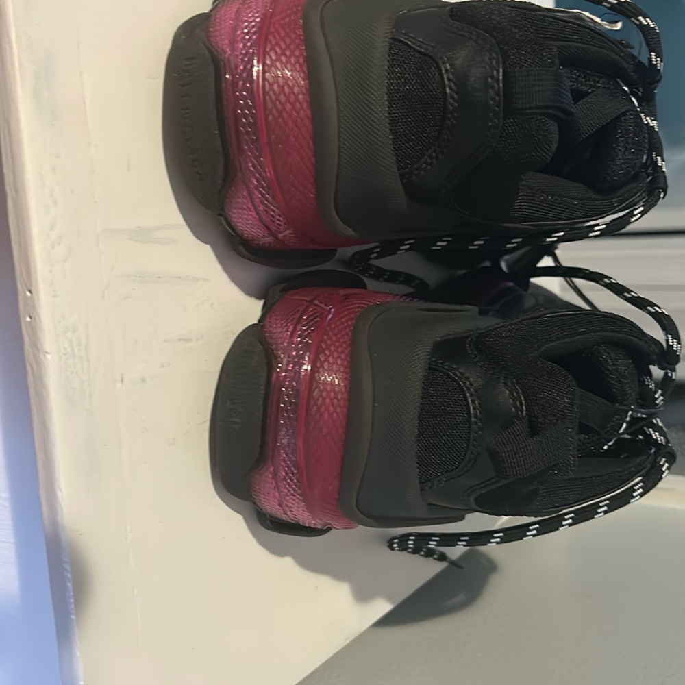 Balenciaga Black and Purple Sneakers Modern Design nwt